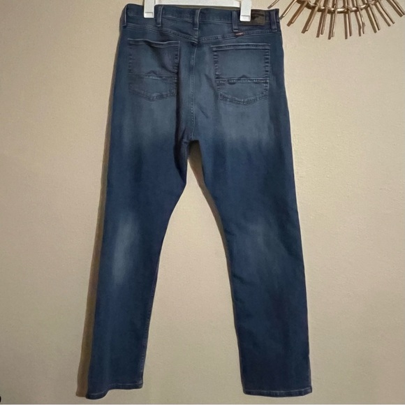 Men’s Wrangler Slim Straight Blue Jeans - Picture 3 of 5